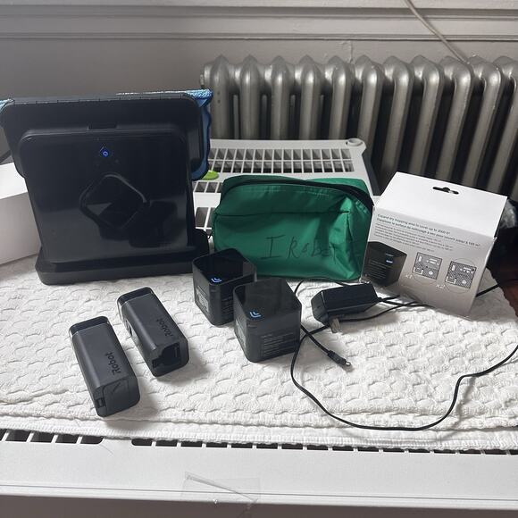 iRobot Braava 350 Floor Mopping Sweep Robot Turbo Charger Northstar Cube Works - Picture 17 of 17